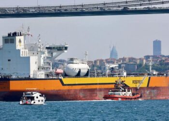 Щонайменше 40% російських потужностей з експорту нафти зупинені – Reuters