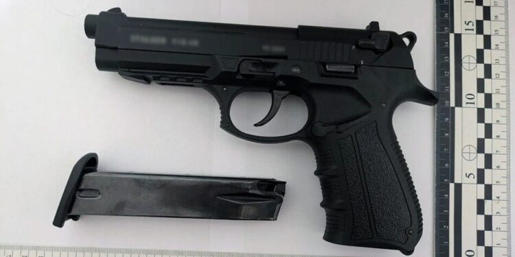 Двоє чоловіків у балаклавах напали на ветерана через чверть мільйона, їх затримали – поліція