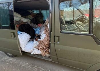 Вивозив ухилянтів під маскувальними сітками – на Буковині затримали капелана з поплічником