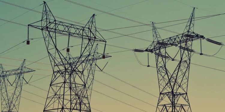 Знеструмлення у семи областях через ворожі атаки, графіків не прогнозують