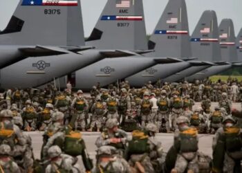 США перекинули 3500 військових та авіаносець USS Tripoli на Близький Схід