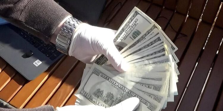 Полковника Нацгвардії затримали за намагання купити "інвалідність" за 6 тисяч доларів – прокуратура