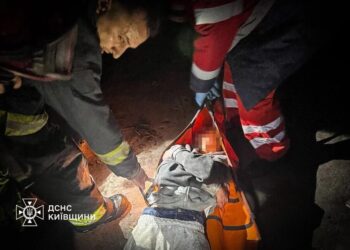 Святкували день народження на закинутій водонасосній станції – під Києвом 17-річна дівчина впала у восьмиметрову шахту