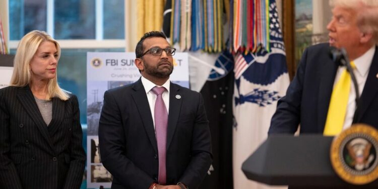 Пов'язані з Іраном хакери зламали пошту директора ФБР