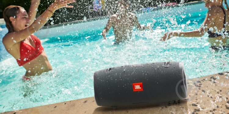 Порівняння водонепроникних колонок JBL