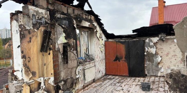 Радник міністра оборони "Флеш" показав зруйнований будинок після удару рф