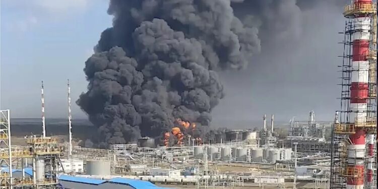 До чотиримісячного максимуму зросли українські удари по нафтовій інфраструктурі рф – Bloomberg