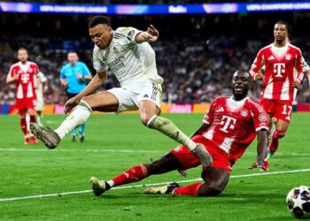 Баварія у результативному матчі вибила Реал і вийшла до півфіналу Ліги чемпіонів; Арсенал з нічиєю пройшов Спортинг