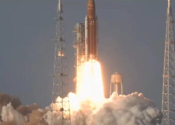 NASA запустила історичну місію Artemis II до Місяця