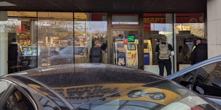 Терорист в Києві вбив цілу родину: батько з сином померли на місці, мати – у лікарні