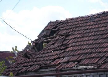 Російська атака на Запоріжжя забрала життя людини, серед поранених – дитина