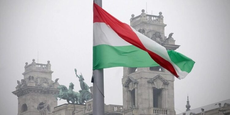 Вибори в Угорщині під загрозою маніпуляцій, Орбан може скасувати голосування – експерт