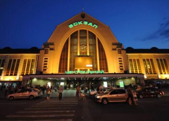 Вокзали Києва та Львова хочуть зробити доступнішими за гроші від ЄБРР – підписали угоду