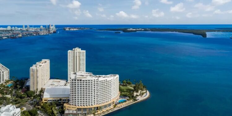 У Маямі підірвуть 23-поверховий готель на штучному острові Брікелл-Кі