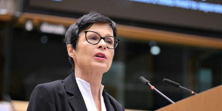 ЄС розраховує розблокувати кредит для України після відновлення транзиту нафти "Дружбою" – Кос