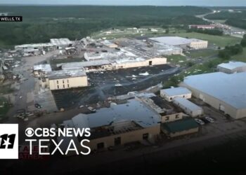 Потужний шторм обрушився на північ Техасу в США, є постраждалі