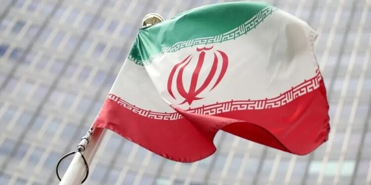 Іран погрожує "виправити на дно" кораблі США, які спробують заблокувати порти