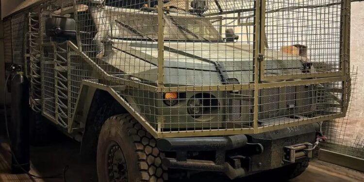 Український досвід війни з дронами поширюється, Ізраїль встановлює сітки проти FPV на техніку