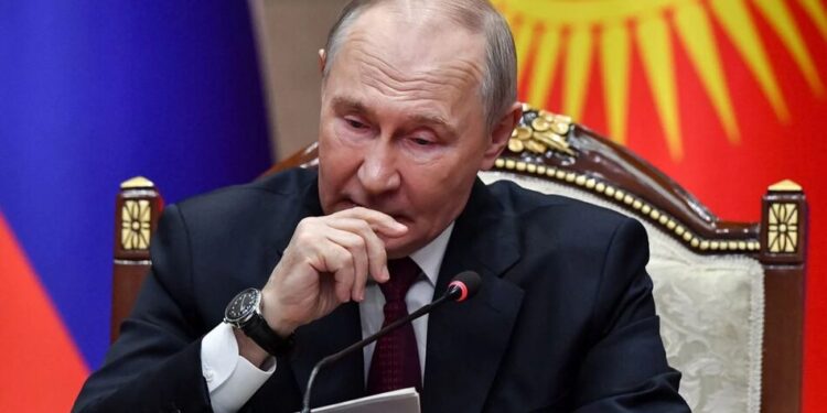 путін привчає росіян до життя під "цифровою залізною завісою" – ЦПД