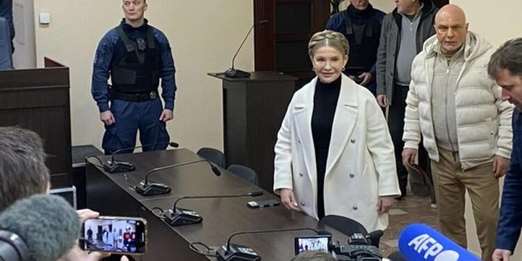 ВАКС дозволив Тимошенко виїхати за кордон у відрядження