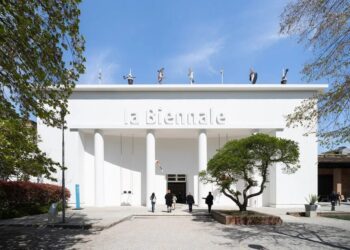 Журі Венеційської бієнале 2026 подало у відставку через суперечливе рішення