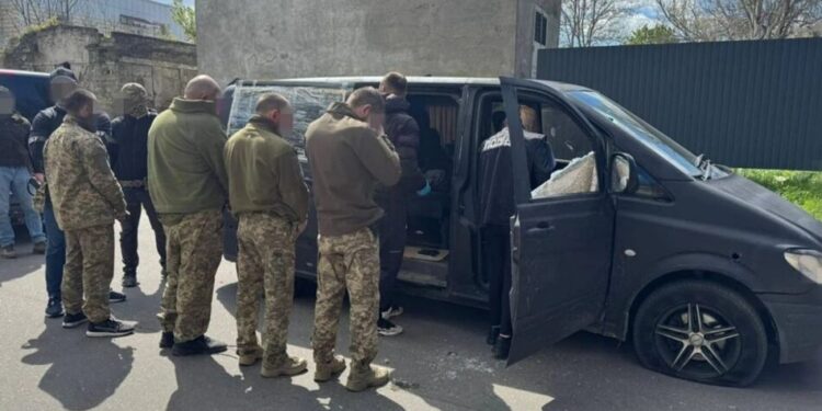 В Одесі затримали 4 працівників ТЦК через викрадення чоловіка і вимагання $30 тисяч, готується повідомлення про підозру – прокуратура