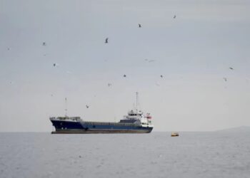 Санкційні супертанкери США прорвалися до Перської затоки попри блокаду