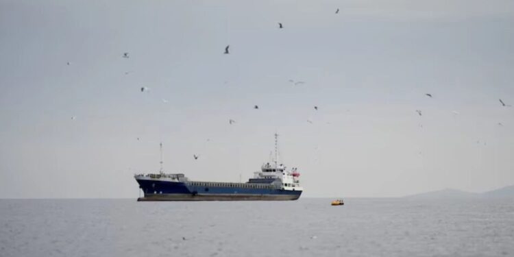 Санкційні супертанкери США прорвалися до Перської затоки попри блокаду