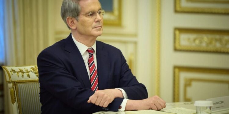 США не продовжать винятки із санкцій для російської та іранської нафти – міністр