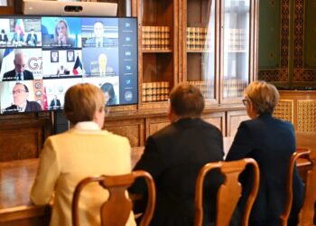 Понад 40 країн провели термінову зустріч через блокування Ормузької протоки