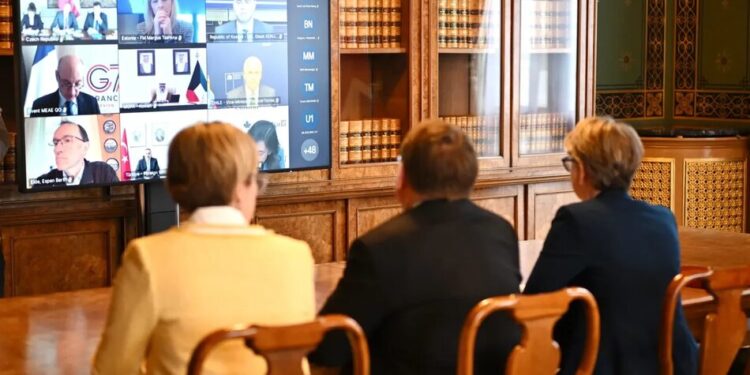 Понад 40 країн провели термінову зустріч через блокування Ормузької протоки