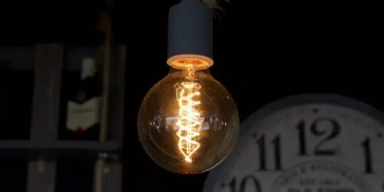 Енергетики відновили світло для 5 тисяч абонентів у Дніпровському районі Києва