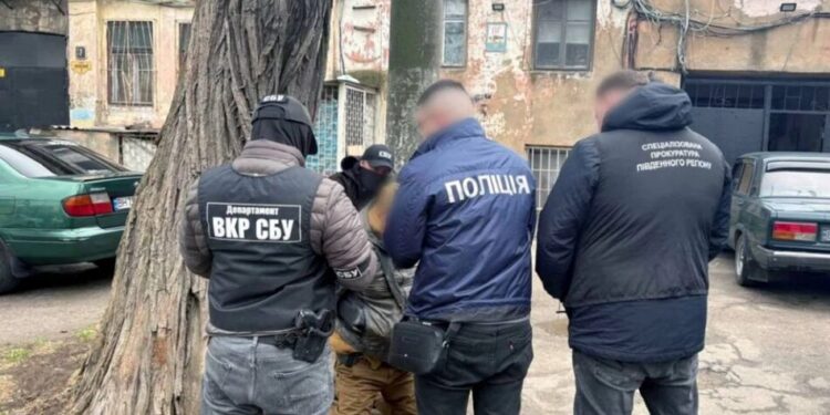 На Одещині посадовець ТЦК за $10 тис. обіцяв "вирішити" питання із СЗЧ – його затримали