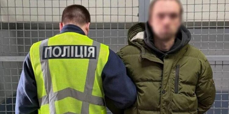 У Києві "залицяльник" з соцмережі пограбував жінку на побаченні