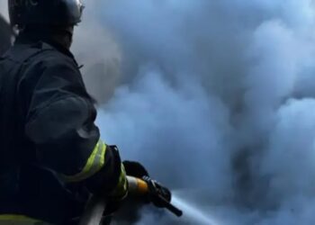 У Дніпровському районі Києва можливі перебої зі світлом через пожежу на підстанції