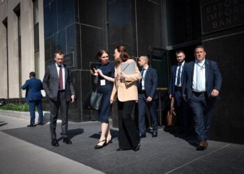 Україна залучить 300 млн доларів на енергообладнання для Нафтогазу та обговорює формат закупівлі локомотивів