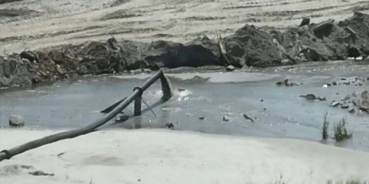 Масштабна схема видобутку піску з Дунаю завдала збитків на 182 мільйони, справу передали до суду