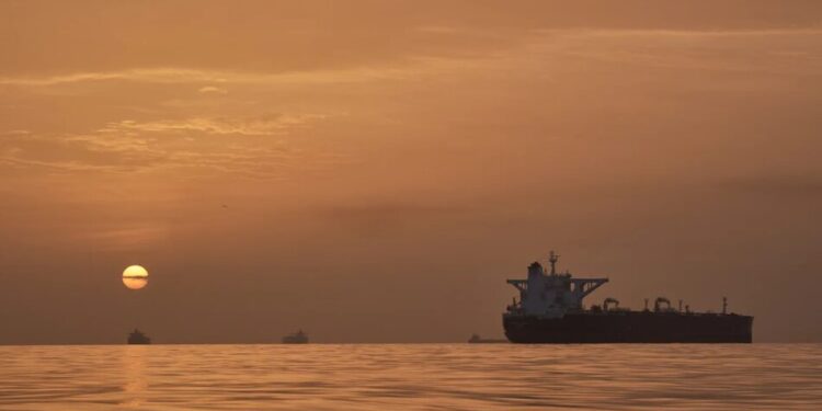 США розпочали пошук мін в Ормузькій протоці для відновлення судноплавства