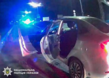 У Києві підліток на авто бабусі влаштував нічні перегони із друзями, відкрито провадження