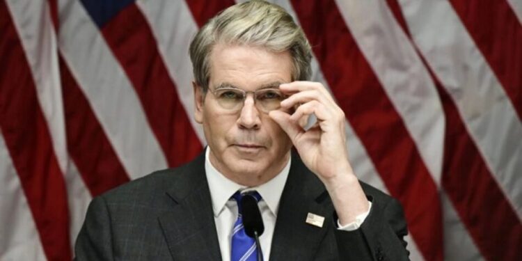 Бессент заявив, що блокада США може змусити Іран зупинити видобуток нафти за лічені дні