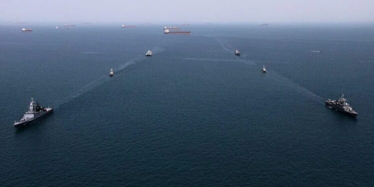 США заявили про можливе відновлення судноплавства в Ормузькій протоці без повного розмінування