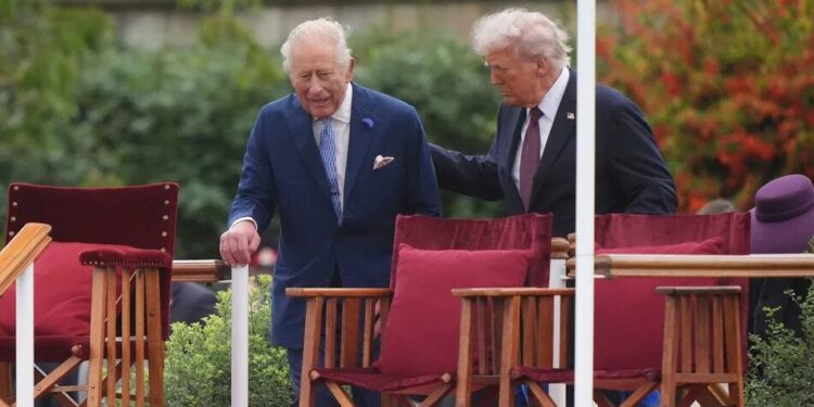 Король Чарльз зустрінеться з Трампом без камер через побоювання зіткнення в стилі Зеленського – ЗМІ