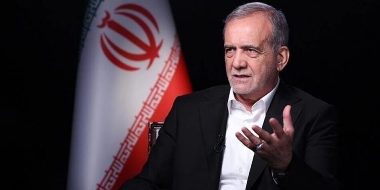 Пезешкіан назвав війну "перемогою Ірану" і запевнив – Хаменеї схвалив припинення вогню і переговори