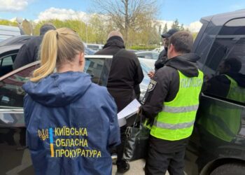 Вимагали до 5 000 доларів – поліція затримала військових РТЦК Білої Церкви, їм повідомили про підозру