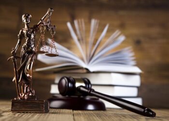 Як судові справи проти лікарів впливають на медичну систему – пояснює експерт