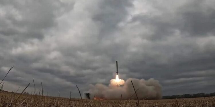 Україна збиватиме "орєшнік" у космосі – експерт різко оцінив гучну заяву про нову зброю