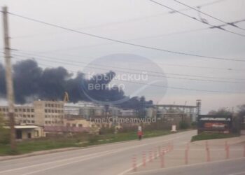 У Севастополі після атаки дронів горить нафтобаза на мисі Манганарі – монітори