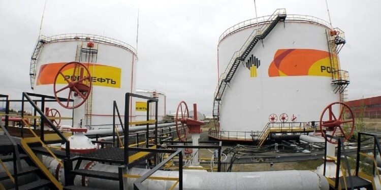 США поновили дію санкцій проти російської нафти – ЗМІ