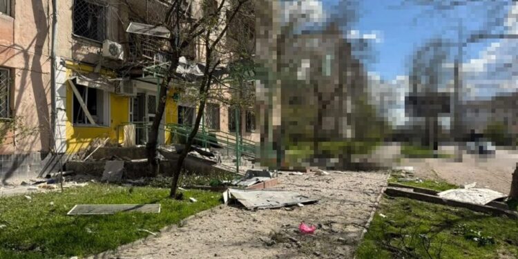 У Херсоні ворог пів години безперервно бив по житловій забудові – 4 загиблих