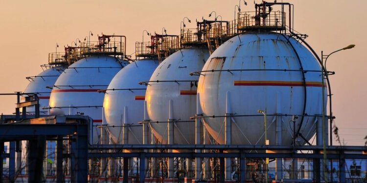 Ціни на газ у Європі злетіли після погроз Трампа блокадою Ормузької протоки